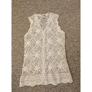 Crochet lace sleeveless cardigan
